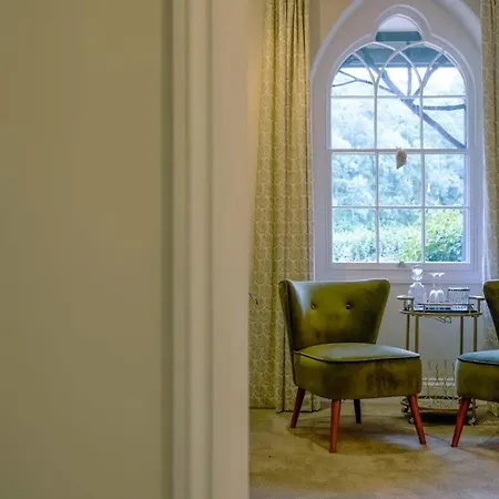 Apartment The Gatehouse At Coombe *