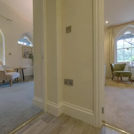 Apartment The Gatehouse At Coombe