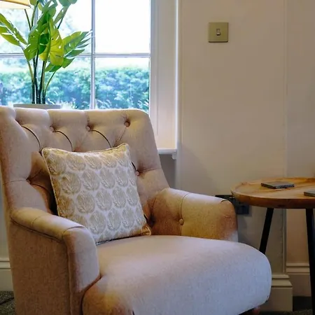 Апартаменты The Gatehouse At Coombe Бристоль