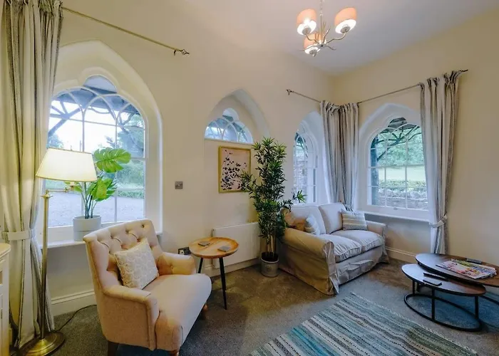 The Gatehouse At Coombe Apartment Bristol