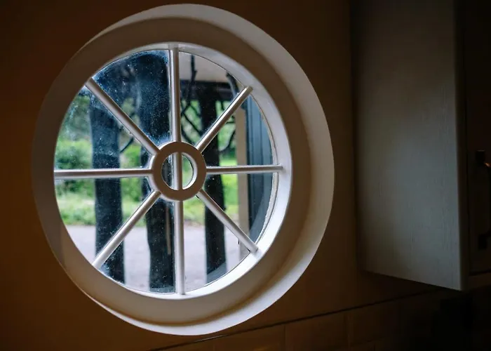 The Gatehouse At Coombe 公寓