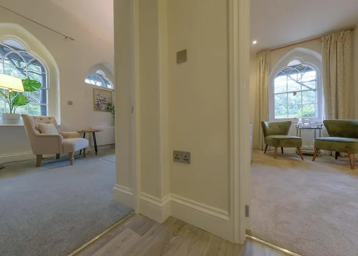 Apartment The Gatehouse At Coombe