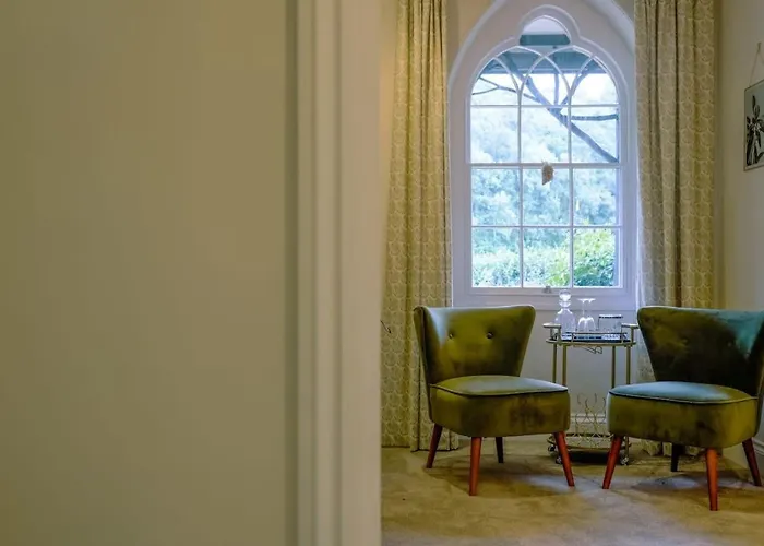 Apartment The Gatehouse At Coombe *