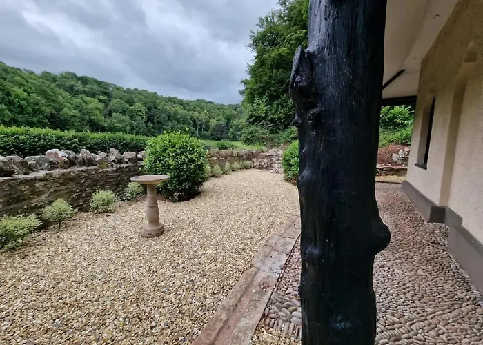 The Gatehouse At Coombe *