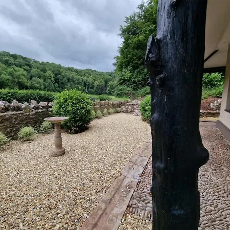 The Gatehouse At Coombe *