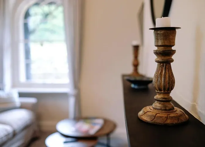 The Gatehouse At Coombe Бристоль